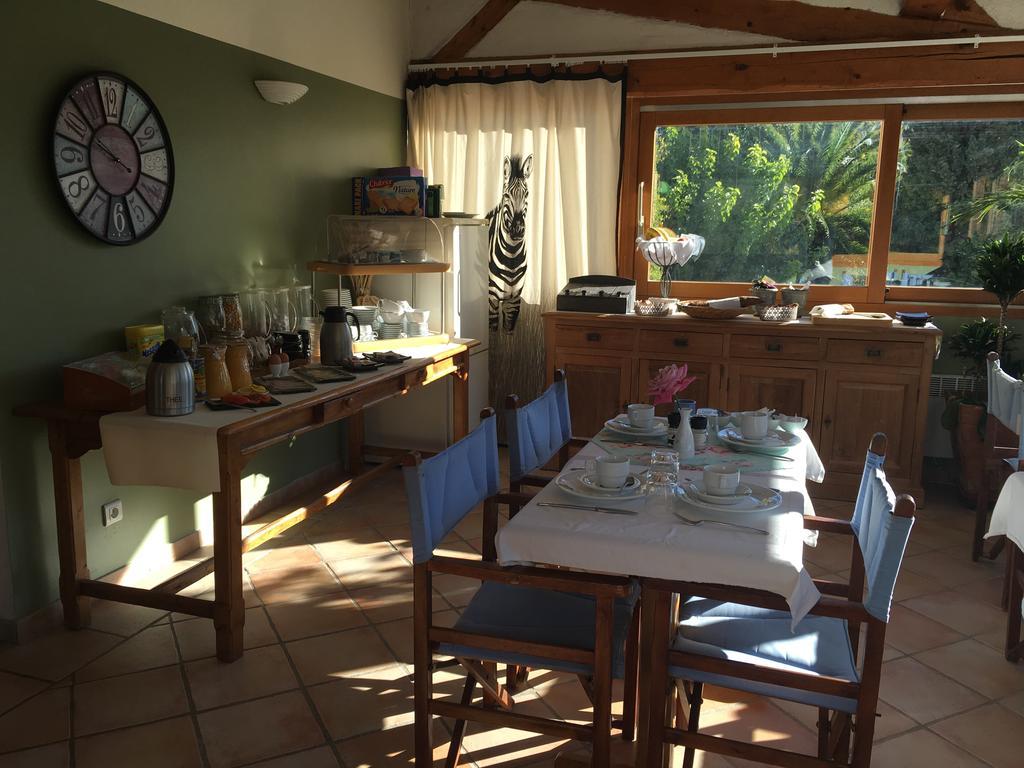 Bed and Breakfast Le Mas Shabanou Roquefort-les-Pins Exterior foto