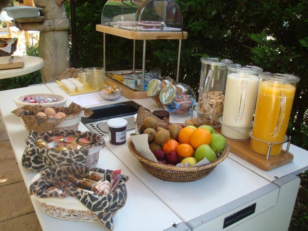 Bed and Breakfast Le Mas Shabanou Roquefort-les-Pins Exterior foto