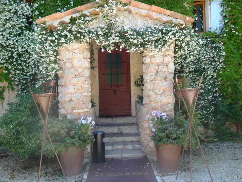 Bed and Breakfast Le Mas Shabanou Roquefort-les-Pins Exterior foto