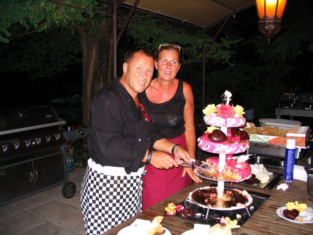 Bed and Breakfast Le Mas Shabanou Roquefort-les-Pins Exterior foto