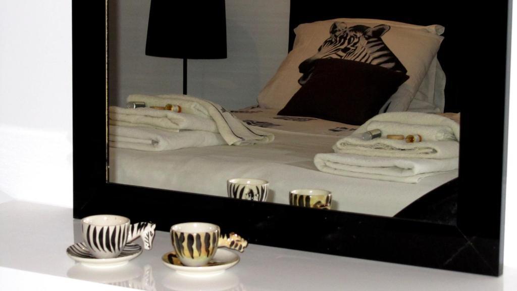 Bed and Breakfast Le Mas Shabanou Roquefort-les-Pins Zimmer foto