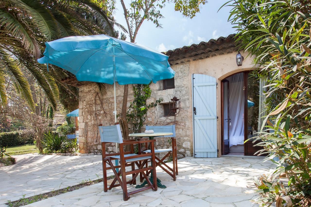 Bed and Breakfast Le Mas Shabanou Roquefort-les-Pins Exterior foto