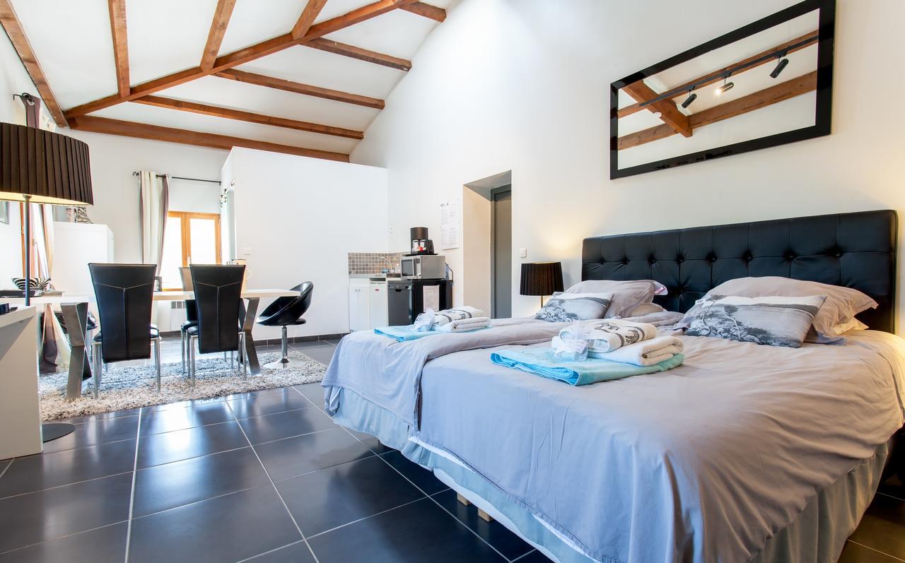 Bed and Breakfast Le Mas Shabanou Roquefort-les-Pins Exterior foto