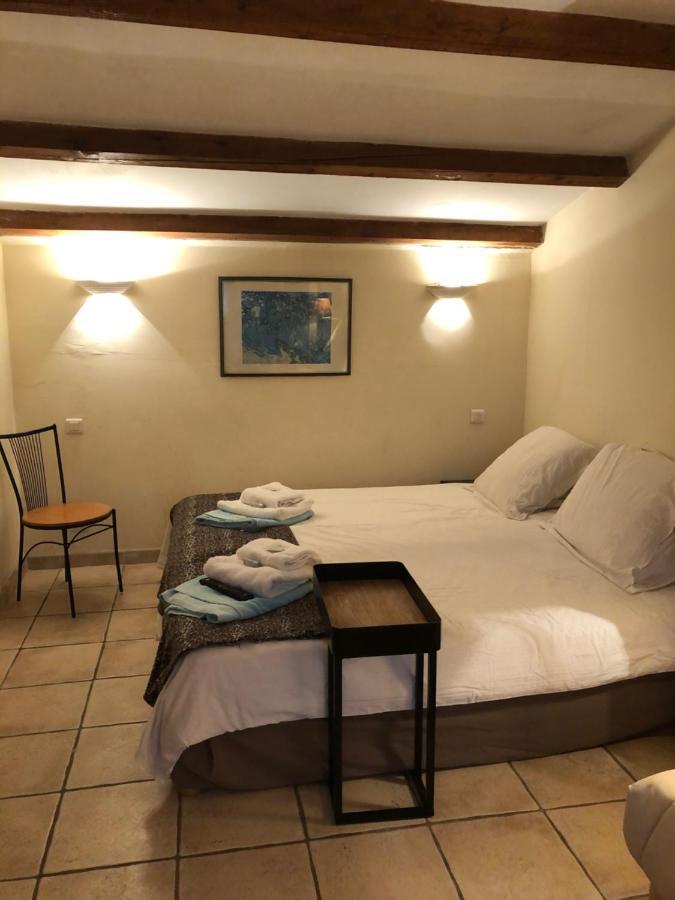 Bed and Breakfast Le Mas Shabanou Roquefort-les-Pins Exterior foto