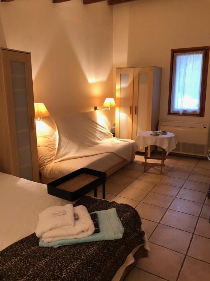 Bed and Breakfast Le Mas Shabanou Roquefort-les-Pins Exterior foto
